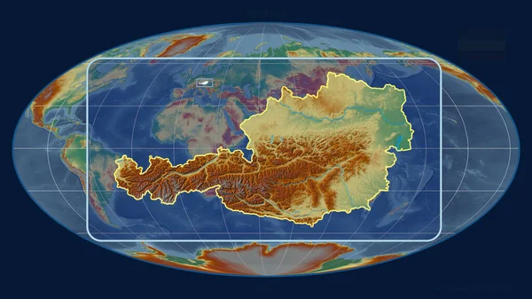 オーストリアのアウトラインを視野線で拡大し Mollweide予測の世界地図に対して 形を中心に 地形図によると — ストック写真