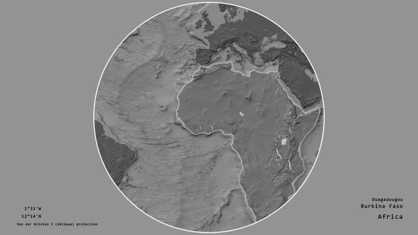 ブルキナファソの地域は その大陸を取り巻く円を背景にしています 与えられた資本金の地理的条件と名前 標高マップ — ストック写真