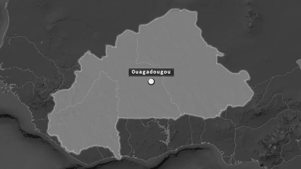 ブルキナファソのハイライトエリアで 首都とその周辺の地図上のラベルが付いています 標高マップ — ストック写真