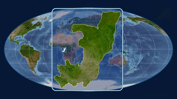 在Mollweide投影中 用透视线将刚果布拉柴维尔的轮廓放大 与全球地图相对照 形体中心 卫星图像 — 图库照片