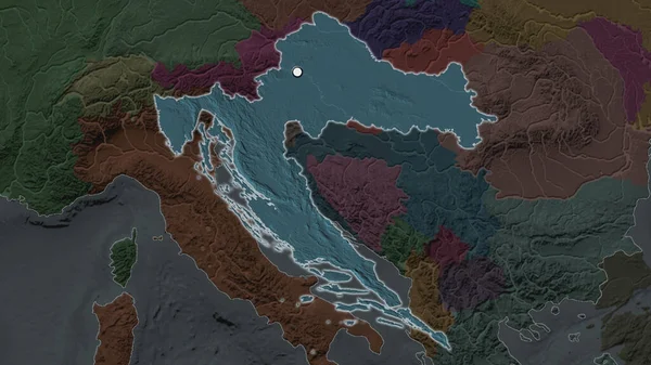 クロアチアのハイライトエリアで その周辺の地図上に首都ポイントがあります 行政庁のカラーマップ — ストック写真