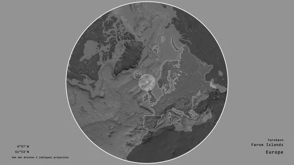 フェロー諸島の面積は 大陸の大規模な地図上の円でマークされています 与えられた資本金の地理的条件と名前 標高マップ — ストック写真