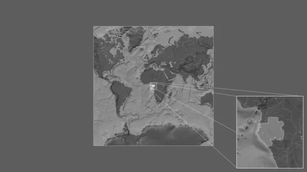 从世界大比例尺地图中提取出的加蓬扩大和扩大的地区 其主要线连接了框架的各个角落 Bilevel高地图 — 图库照片