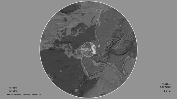 ジョージア州の地域は 荒廃した背景に対して隔離された大陸の大規模な地図上の円でマークされました 与えられた資本金の地理的条件と名前 標高マップ — ストック写真