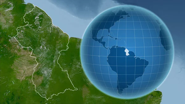 圭亚那 与缩放地图及其轮廓相对照的国家形状的球体 卫星图像 — 图库照片