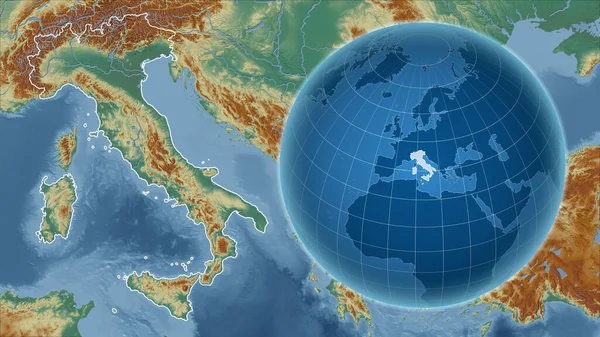 Itálie Globe Tvarem Země Proti Zvětšené Mapě Jeho Obrysem Mapa — Stock fotografie