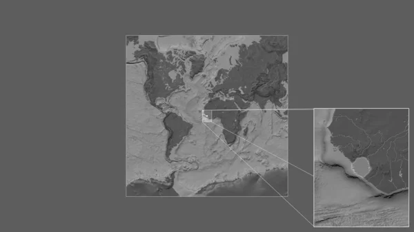 从世界大比例尺地图中提取的塞拉利昂扩大和扩大的地区 其主要线连接了框架的各个角落 Bilevel高地图 — 图库照片