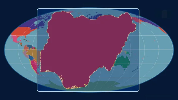 在Mollweide投影中 用透视线将尼日利亚的轮廓与全球地图对齐 形体中心 行政区划的彩色地图 — 图库照片