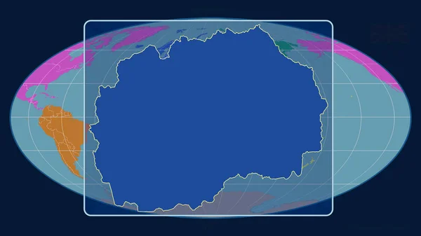 在Mollweide投影中 用透视线与全球地图对齐 放大了马其顿的轮廓 形体中心 各大洲的彩色地图 — 图库照片