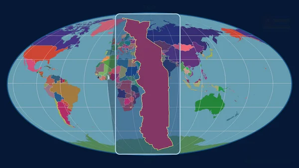 在Mollweide投影中 用透视线将多哥的轮廓与全球地图对齐 形体中心 行政区划的彩色地图 — 图库照片