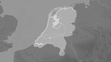 Stereografik projeksiyondaki gri ölçekli yükseltme haritasında Hollanda bölgesi - ışık saçan dış hatlı raster tabakalarının ham bileşimi