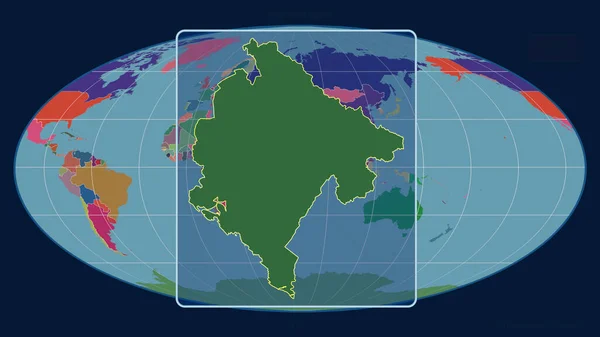 モンテネグロのアウトラインを視野線で拡大し モルウェー予測の世界地図に対して 形を中心に 行政区画のカラーマップ — ストック写真