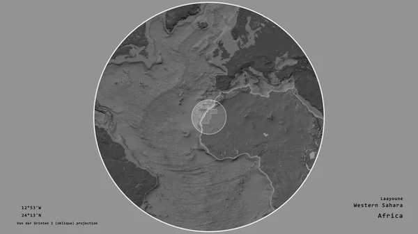 사하라 지역은 배경에 고립된 대륙의 대규모 지도에 원으로 표시되었다 주도권 — 스톡 사진