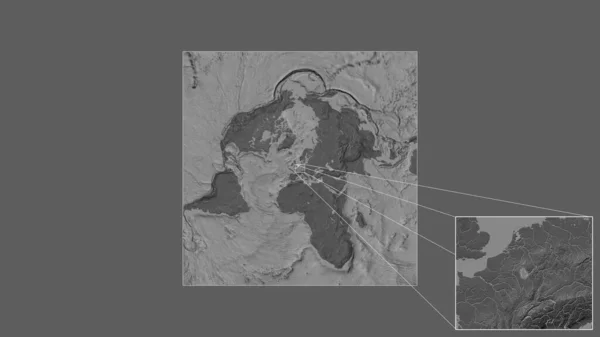 从世界大比例尺地图中提取出的卢森堡扩大和扩大的区域 其主要线连接了框架的各个角落 Bilevel高地图 — 图库照片