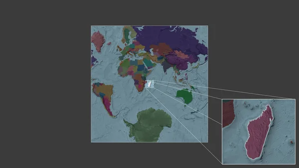 从世界大比例尺地图中提取出的马达加斯加扩大和扩大的区域 其主要线连接了框架的各个角落 行政区划的彩色地图 — 图库照片