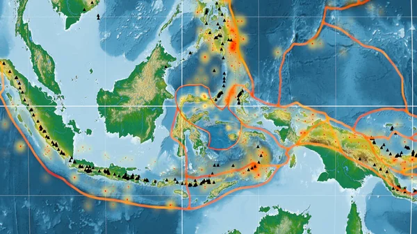 モルッカ海の地殻プレートは カヴァライスキーの投影における地球の色物理学的地図上で概説されました 3Dレンダリング — ストック写真