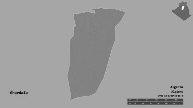 Cezayir 'in Ghardaia eyaleti, başkenti katı bir zemin üzerinde izole edilmiştir. Uzaklık ölçeği, bölge önizlemesi ve etiketleri. Çift seviyeli yükseklik haritası. 3B görüntüleme