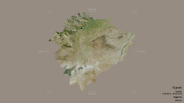Tiaret bölgesi, Cezayir vilayeti, jeoreferated sınır kutusunda sağlam bir arka planda izole edilmiş. Etiketler. Uydu görüntüleri. 3B görüntüleme
