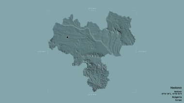 Bulgaristan 'ın Haskovo ili bölgesi, jeoreferatlı bir sınır kutusunun sağlam bir arka planında izole edilmiş durumda. Etiketler. Renkli yükseklik haritası. 3B görüntüleme