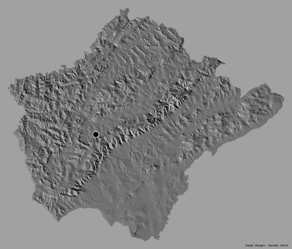 ブルンジ共和国のルイギ県の形で その首都はしっかりとした色の背景に隔離されています 標高マップ 3Dレンダリング — ストック写真