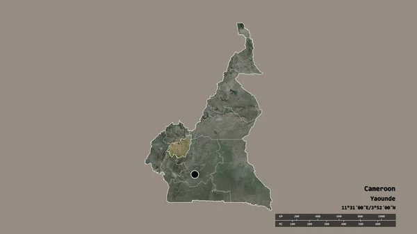 主要な地域部門と分離されたアウスト地域とカメルーンの荒廃した形 ラベル 衛星画像 3Dレンダリング — ストック写真