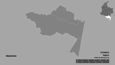 Kolombiya komisyoncusu Amazonas 'ın şekli, başkenti sağlam arka planda izole edilmiş. Uzaklık ölçeği, bölge önizlemesi ve etiketleri. Çift seviyeli yükseklik haritası. 3B görüntüleme