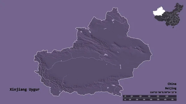 新疆ウイグル自治区 中国の自治区の形状は その資本をしっかりとした背景に隔離された 距離スケール リージョンプレビュー およびラベル 色の標高マップ 3Dレンダリング — ストック写真