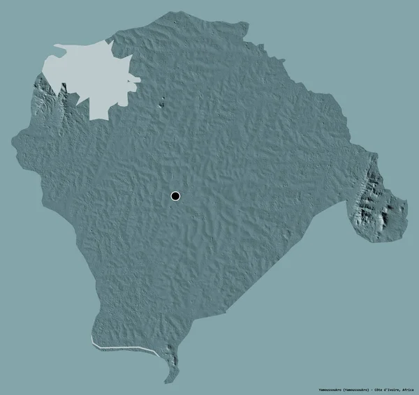 Cote d 'Ivoire' nin özerk bölgesi Yamoussoukro 'nun şekli, başkenti katı bir renk arkaplanı ile izole edilmiştir. Renkli yükseklik haritası. 3B görüntüleme
