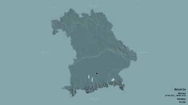 Almanya 'nın Bavyera bölgesi, katı bir arka planda izole edilmiş bir sınır kutusunda. Etiketler. Renkli yükseklik haritası. 3B görüntüleme
