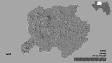 Labe 'in şekli, Gine bölgesi, başkenti katı bir zemin üzerinde izole edilmiş. Uzaklık ölçeği, bölge önizlemesi ve etiketleri. Çift seviyeli yükseklik haritası. 3B görüntüleme