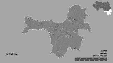 Gine bölgesinin başkenti Nzerekore 'un katı arka planda izole edilmiş hali. Uzaklık ölçeği, bölge önizlemesi ve etiketleri. Çift seviyeli yükseklik haritası. 3B görüntüleme