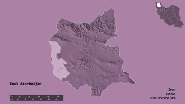 Doğu Azarbaycan 'ın şekli, İran eyaleti, başkenti sağlam bir zemin üzerinde izole edilmiş. Uzaklık ölçeği, bölge önizlemesi ve etiketleri. Renkli yükseklik haritası. 3B görüntüleme