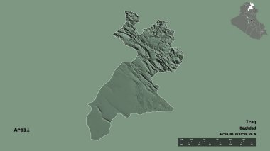 Irak eyaleti Erbil 'in şekli, başkenti sağlam bir zemin üzerinde izole edilmiş. Uzaklık ölçeği, bölge önizlemesi ve etiketleri. Renkli yükseklik haritası. 3B görüntüleme