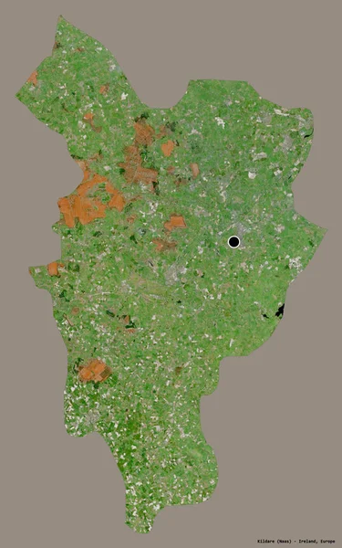 アイルランドの郡キルデアの形で その首都はしっかりとした色の背景に隔離されています 衛星画像 3Dレンダリング — ストック写真