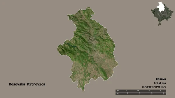コソフスカ ミトロヴィツァの形 その首都はしっかりとした背景に隔離されています 距離スケール リージョンプレビュー およびラベル 衛星画像 3Dレンダリング — ストック写真