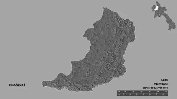 ラオスの州であるOudomxaiの形は その資本がしっかりとした背景に隔離されています 距離スケール リージョンプレビュー およびラベル 標高マップ 3Dレンダリング — ストック写真