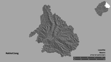 Lesotho 'nun Mokhotlong ilçesi, başkenti sağlam arka planda izole edilmiş. Uzaklık ölçeği, bölge önizlemesi ve etiketleri. Çift seviyeli yükseklik haritası. 3B görüntüleme