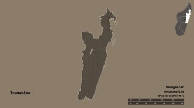 Madagaskar 'ın özerk eyaleti Toamasina' nın şekli, başkenti sağlam bir zemin üzerinde izole edilmiştir. Uzaklık ölçeği, bölge önizlemesi ve etiketleri. Renkli yükseklik haritası. 3B görüntüleme
