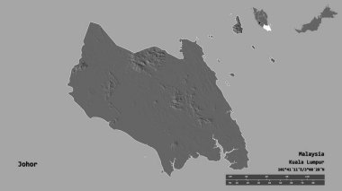 Johor 'un şekli, Malezya eyaleti, sermayesi sağlam arka planda izole edilmiş. Uzaklık ölçeği, bölge önizlemesi ve etiketleri. Çift seviyeli yükseklik haritası. 3B görüntüleme
