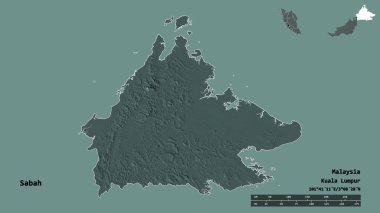 Sabah 'ın şekli, Malezya eyaleti, başkenti sağlam bir zemin üzerinde izole edilmiş. Uzaklık ölçeği, bölge önizlemesi ve etiketleri. Renkli yükseklik haritası. 3B görüntüleme