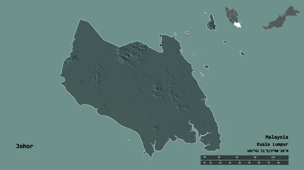 ジョホールの形 マレーシアの状態 その資本は 固体背景に隔離されています 距離スケール リージョンプレビュー およびラベル 色の標高マップ 3Dレンダリング — ストック写真
