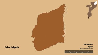 Cabo Delgado 'nun şekli, Mozambik ili, başkenti sağlam arka planda izole edilmiş. Uzaklık ölçeği, bölge önizlemesi ve etiketleri. Düzenli desenli dokuların bileşimi. 3B görüntüleme