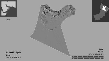 Ad Dakhliyah 'ın şekli, Umman bölgesi ve başkenti. Uzaklık ölçeği, ön gösterimler ve etiketler. Çift seviyeli yükseklik haritası. 3B görüntüleme