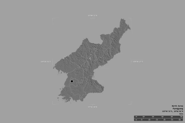 北朝鮮の地域は 洗練された境界線の箱の中でしっかりとした背景に隔離されました 主な地域部門 距離スケール ラベル 標高マップ 3Dレンダリング — ストック写真