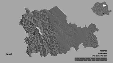 Romanya 'nın Neamt ilçesi, başkenti sağlam bir zemin üzerinde izole edilmiş durumda. Uzaklık ölçeği, bölge önizlemesi ve etiketleri. Çift seviyeli yükseklik haritası. 3B görüntüleme