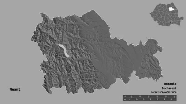ルーマニアの郡ネアムトの形で その首都はしっかりとした背景に隔離されています 距離スケール リージョンプレビュー およびラベル 標高マップ 3Dレンダリング — ストック写真