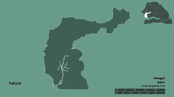 セネガルの地域であるファティックの形で その首都はしっかりとした背景に隔離されています 距離スケール リージョンプレビュー およびラベル 色の標高マップ 3Dレンダリング — ストック写真