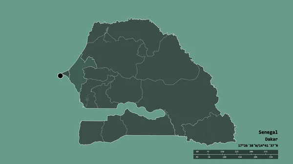 主要な地域部門と分離されたThies地域とセネガルの荒廃した形 ラベル 色の標高マップ 3Dレンダリング — ストック写真