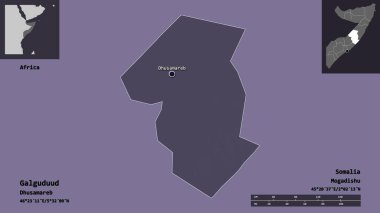 Galguduud 'un şekli, Somali bölgesi ve başkenti. Uzaklık ölçeği, ön gösterimler ve etiketler. Renkli yükseklik haritası. 3B görüntüleme