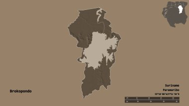 Surinam 'ın Brokopondo ilçesi, başkenti sağlam arka planda izole edilmiş. Uzaklık ölçeği, bölge önizlemesi ve etiketleri. Renkli yükseklik haritası. 3B görüntüleme